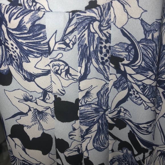 Formal dress - Picture 5 of 5